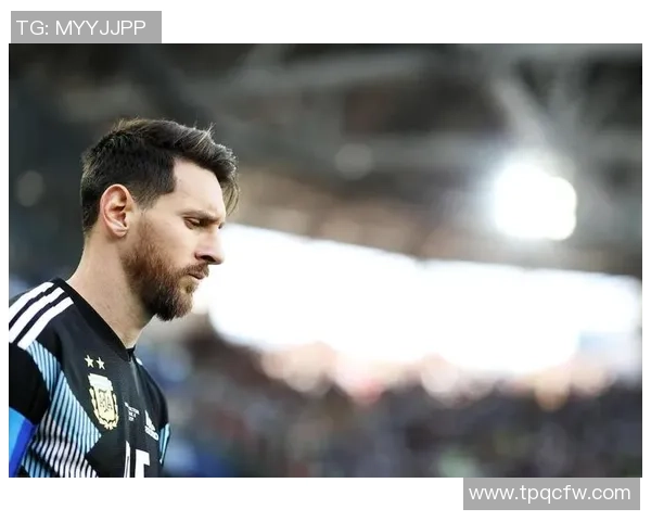 梅西同届足球明星的辉煌成就与传奇故事回顾